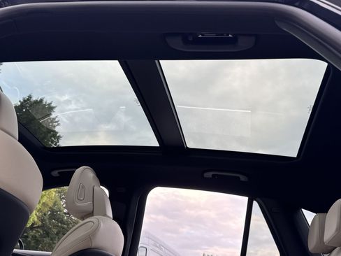 Used 2023 Mercedes-Benz GLC 300 4MATIC image 29