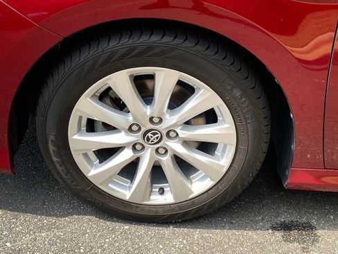 Used 2020 Toyota Camry LE FWD image 6