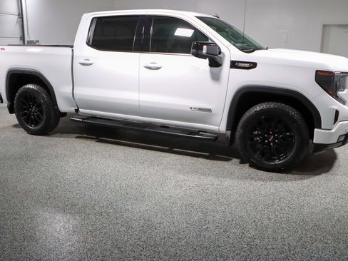 Used 2025 GMC Sierra 1500 Elevation w/ Elevation Premium Package image 6