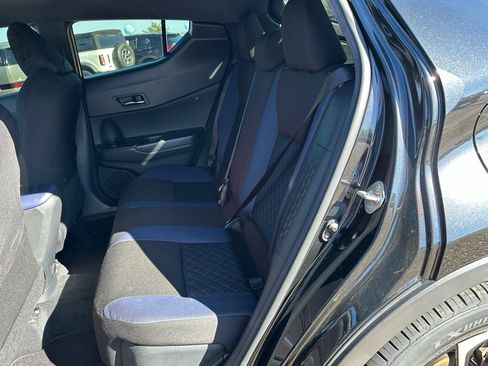 Used 2021 Toyota C-HR XLE image 9