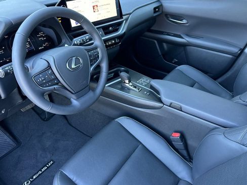 New 2025 Lexus UX 300h AWD image 4