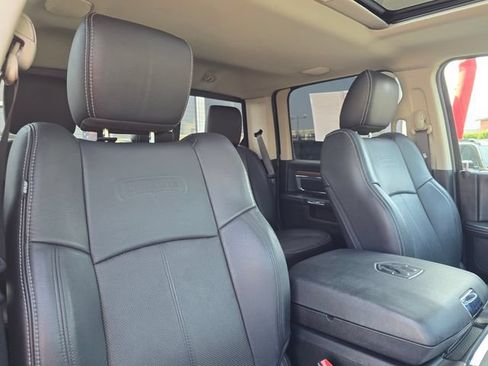 Used 2018 RAM 1500 Laramie w/ Convenience Group AWD/4WD image 42