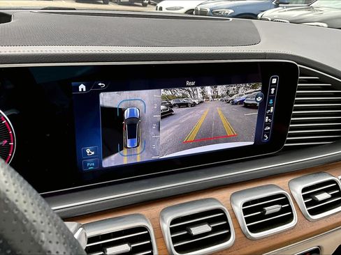 Used 2024 Mercedes-Benz GLS 450 4MATIC image 27