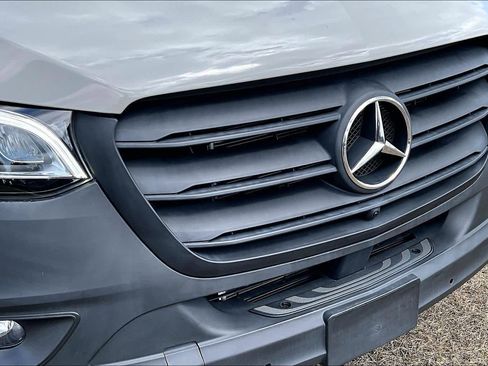 Used 2024 Mercedes-Benz Sprinter 2500 image 30