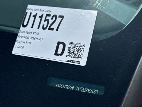 Certified 2023 Volvo XC40 B4 Plus FWD image 3