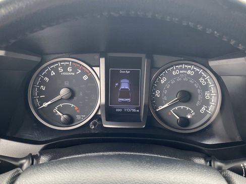 Used 2020 Toyota Tacoma TRD Sport w/ Technology Package image 31