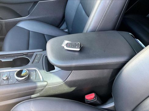 Used 2024 Cadillac XT6 Luxury image 37