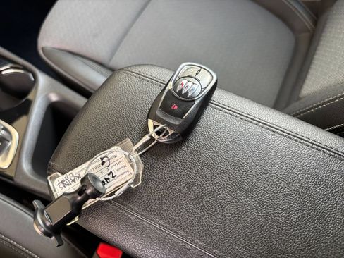 Used 2025 Buick Encore GX Preferred FWD image 17