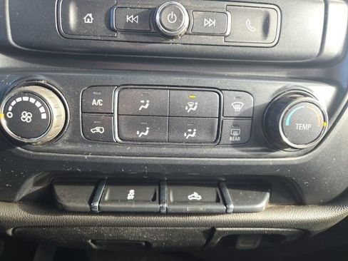 Used 2018 Chevrolet Silverado 1500 Custom w/ Custom Value Package image 26