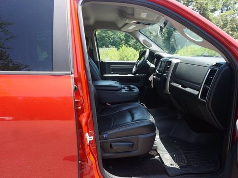 Used 2019 RAM 1500 Classic SLT AWD/4WD image 14