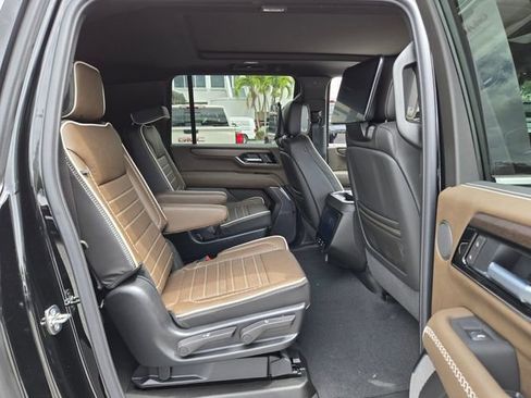 New 2026 GMC Yukon XL Denali Ultimate AWD/4WD image 17