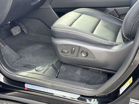 Used 2025 Chevrolet Traverse High Country w/ LPO, Floor Liner Package image 17