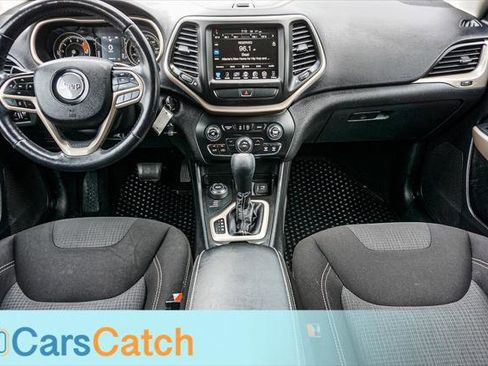 Used 2017 Jeep Cherokee Latitude w/ Cold Weather Group AWD/4WD image 22