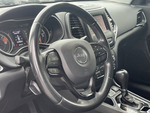 Used 2020 Jeep Cherokee Latitude Plus image 11