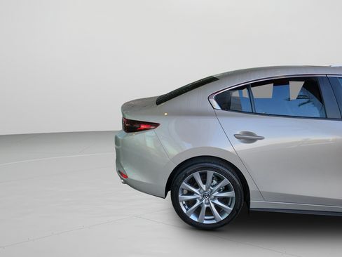 Used 2023 MAZDA MAZDA3 s image 31