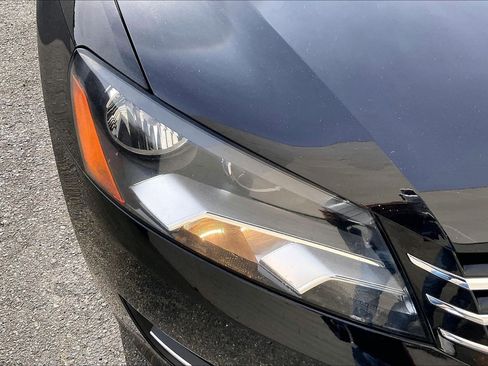 Used 2015 Volkswagen Passat TDI SEL Premium image 27