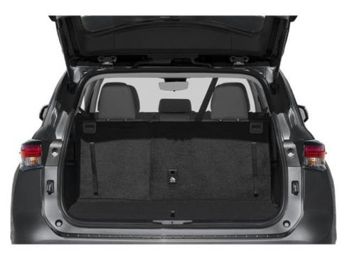 Used 2023 Toyota Highlander LE image 14