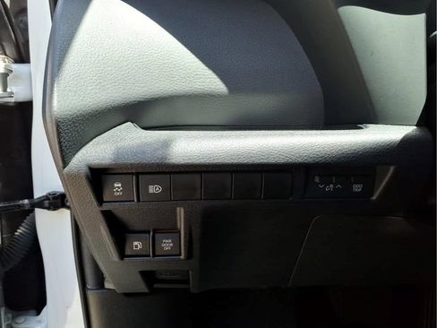 Used 2023 Toyota Sienna XSE FWD image 14
