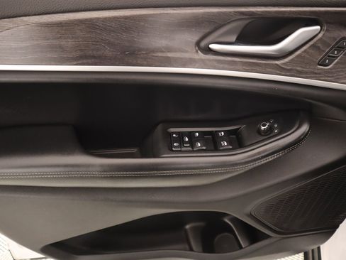 Used 2024 Jeep Grand Cherokee L Limited w/ Luxury Tech Group II image 18