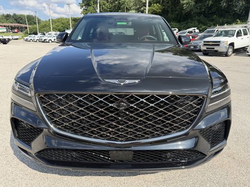 Used 2025 Genesis GV80 3.5T e-SC AWD/4WD image 2