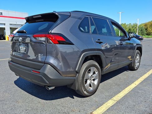 Used 2024 Toyota RAV4 XLE AWD/4WD image 6