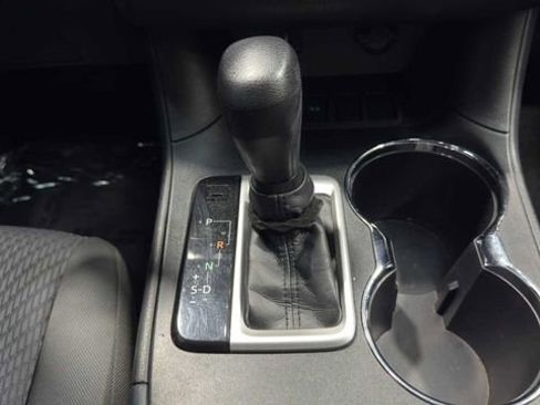 Used 2015 Toyota Highlander LE image 20