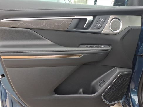 New 2026 Buick Enclave Avenir w/ Super Cruise Package image 12