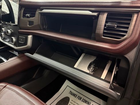 Used 2022 Ford Expedition Max Limited image 30