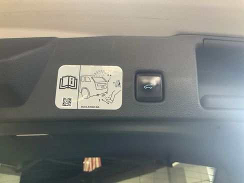 Used 2020 Ford Escape SEL image 23