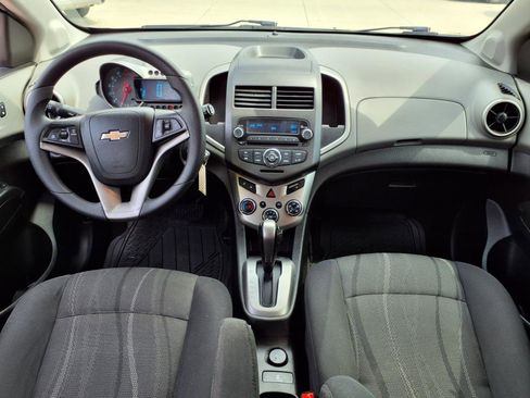 Used 2015 Chevrolet Sonic LT image 8