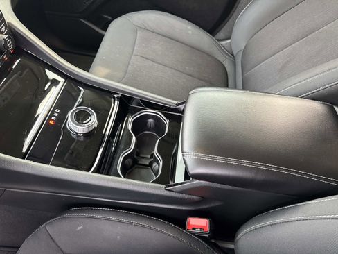 Used 2023 Jeep Grand Cherokee L Laredo image 26