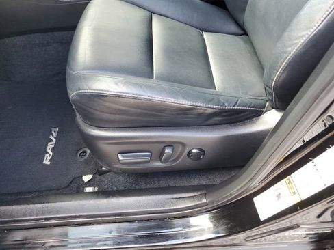 Used 2013 Toyota RAV4 Limited AWD/4WD image 25