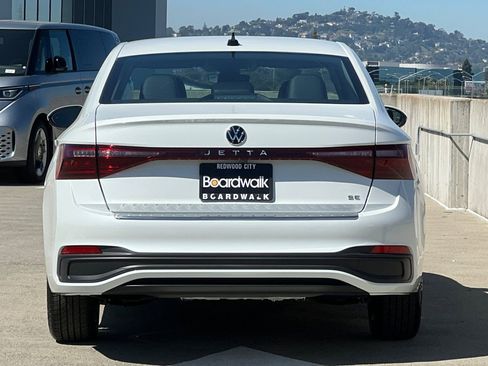 New 2026 Volkswagen Jetta SE image 5