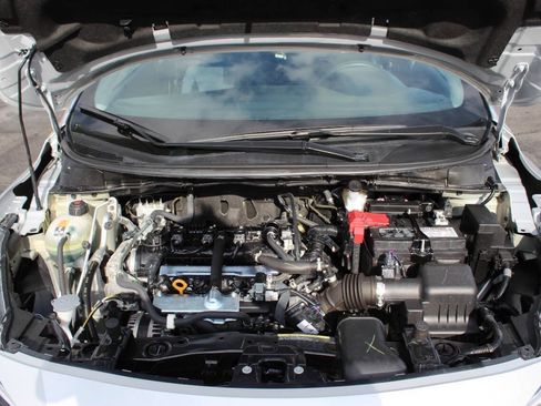 Used 2025 Nissan Versa SV FWD image 8