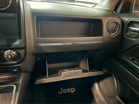 Used 2015 Jeep Patriot Sport w/ Power Value Group FWD image 19