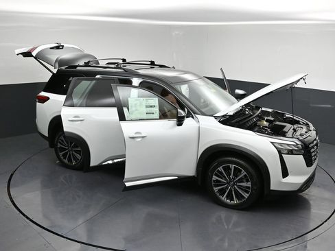 New 2026 Nissan Pathfinder Platinum w/ Lighting Package AWD/4WD image 34