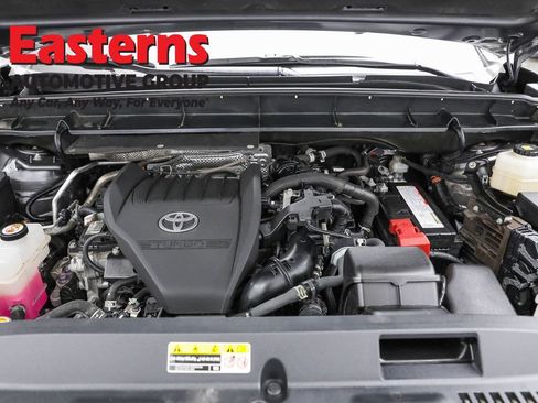 Used 2024 Toyota Highlander LE image 7