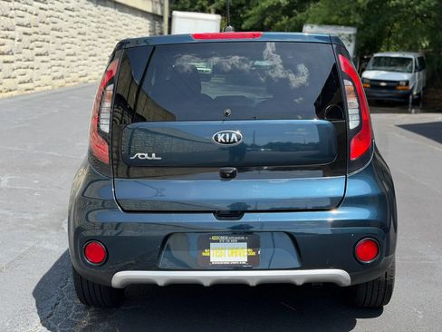 Used 2018 Kia Soul + FWD image 8