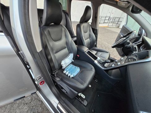 Used 2015 Volvo XC60 T5 Premier image 36