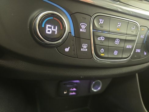 Used 2021 Chevrolet Traverse RS FWD image 26