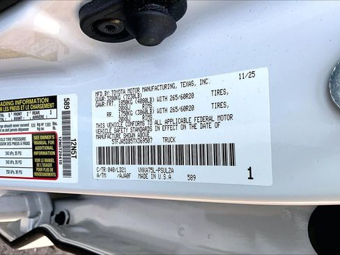 Used 2026 Toyota Tundra Limited AWD/4WD image 34