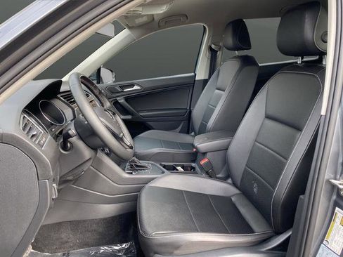 Used 2021 Volkswagen Tiguan SE FWD image 25