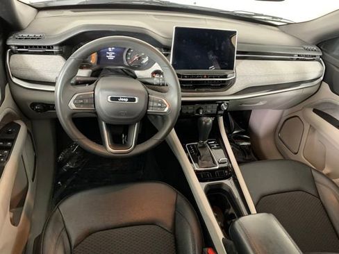 Used 2024 Jeep Compass Latitude AWD/4WD image 21