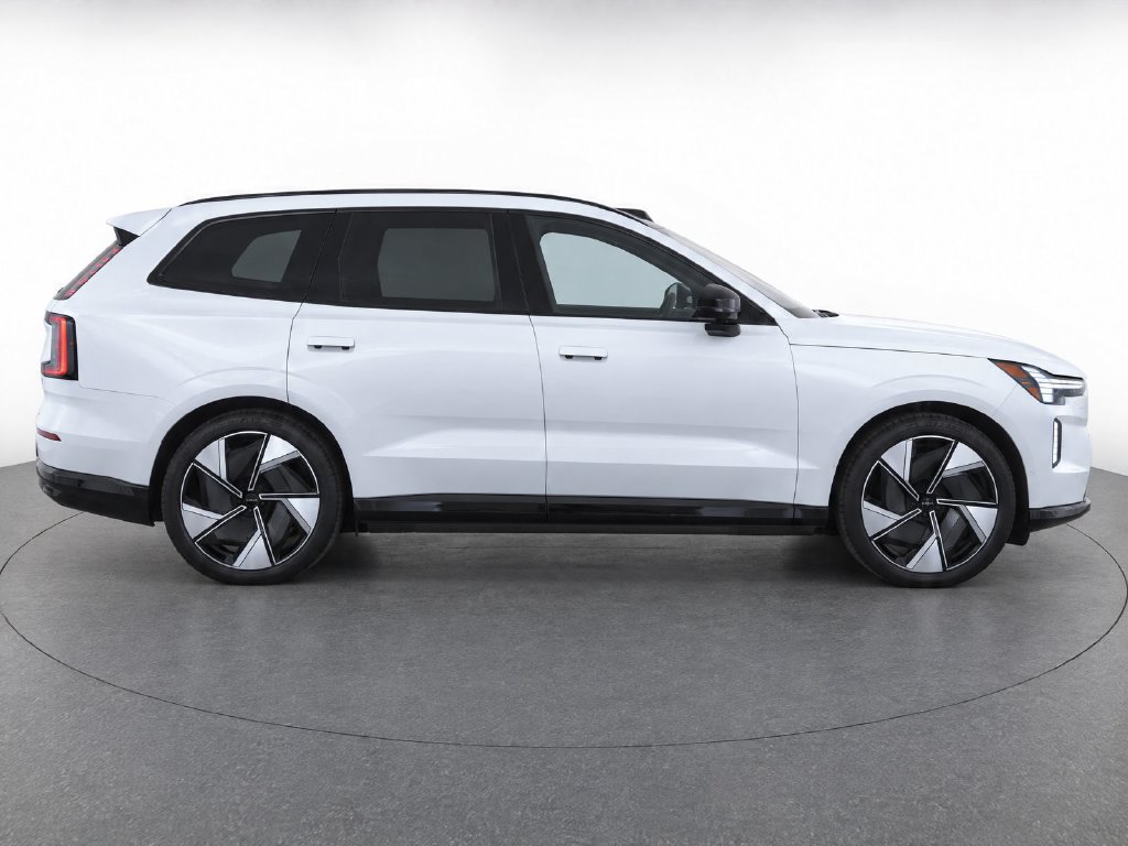 Certified 2025 Volvo EX90 Ultra AWD/4WD image 8