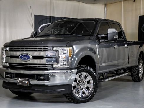 Used 2019 Ford F350 Lariat w/ Chrome Package image 4