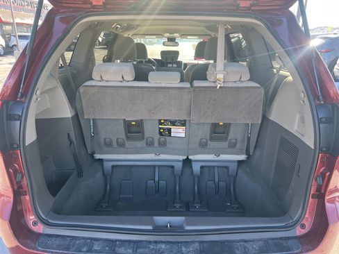 Used 2019 Toyota Sienna LE image 10