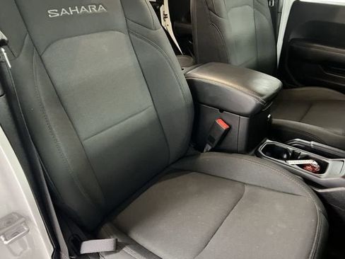 Used 2019 Jeep Wrangler Unlimited Sahara AWD/4WD image 27