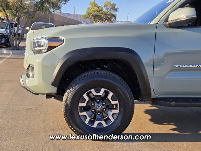Used 2022 Toyota Tacoma TRD Off-Road AWD/4WD image 9