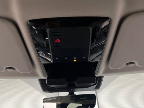 Used 2025 Mitsubishi Outlander SE AWD/4WD image 64