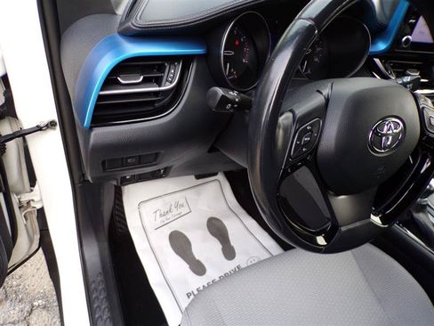 Used 2019 Toyota C-HR XLE FWD image 33